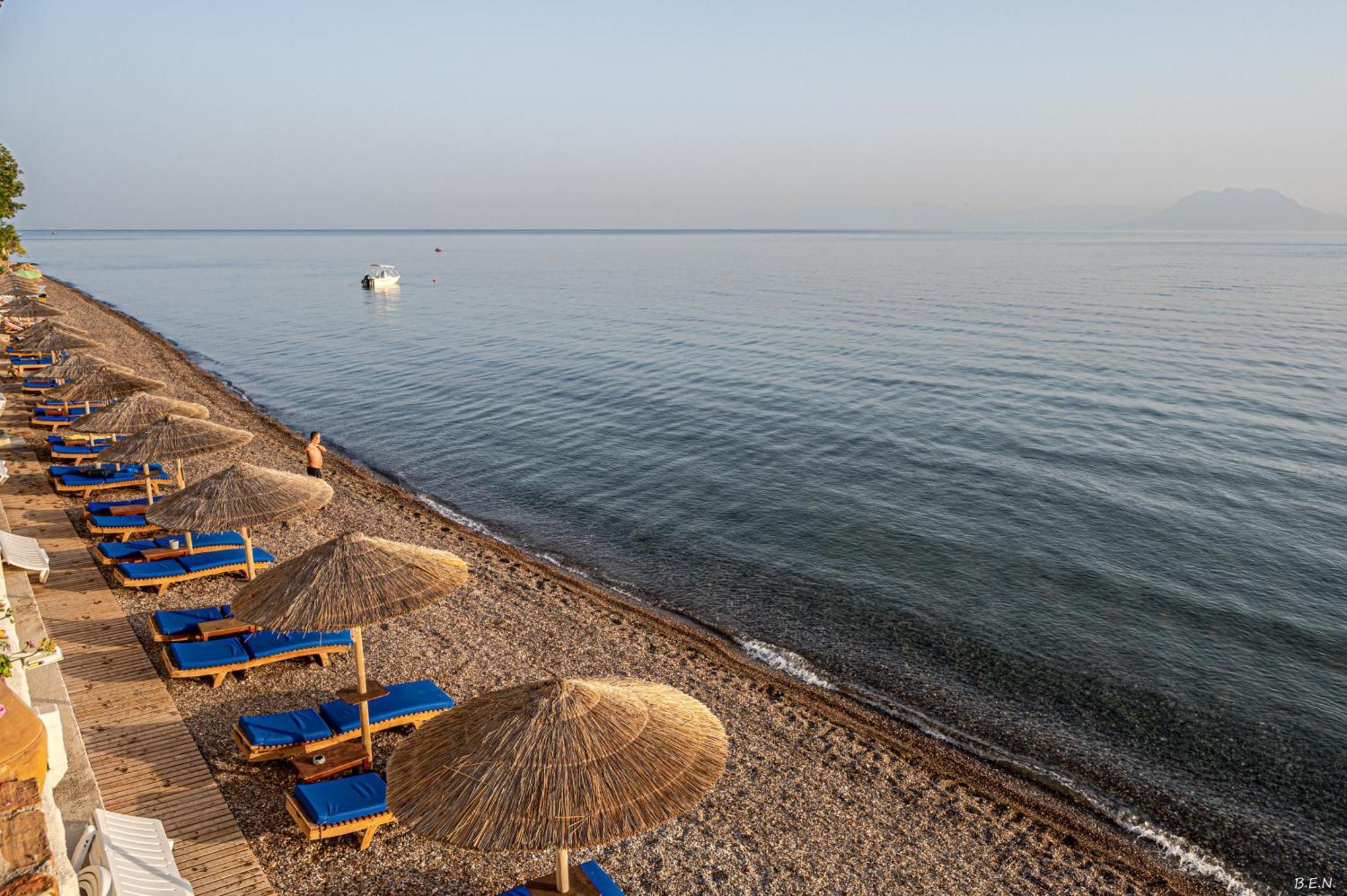 Castella Beach 호텔 Alissos 외부 사진