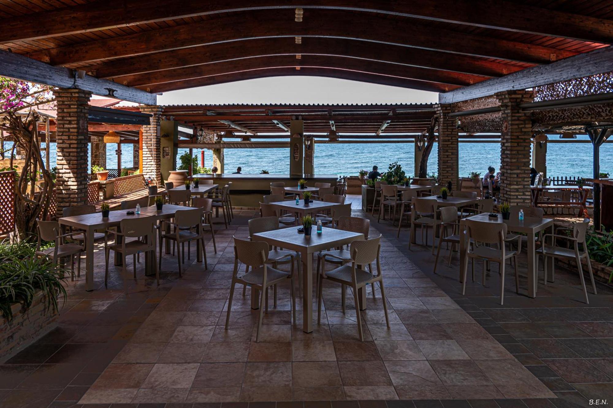Castella Beach Alissos 외부 사진